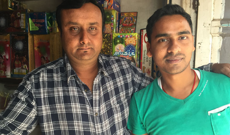 Chetan Parikh (L) with Rajesh Kumar Sinha, who shops frequently on Flipkart